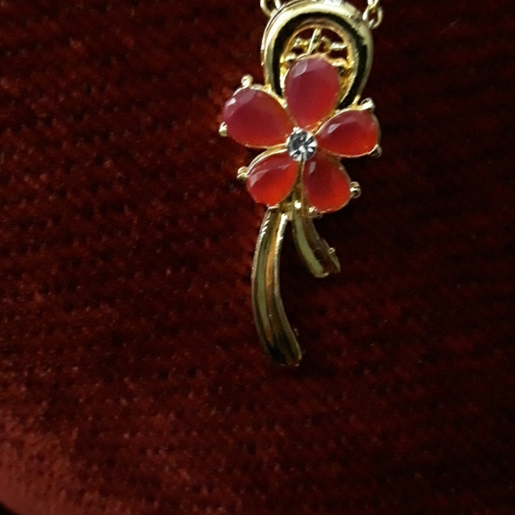 Necklace - Picture 4 of 5